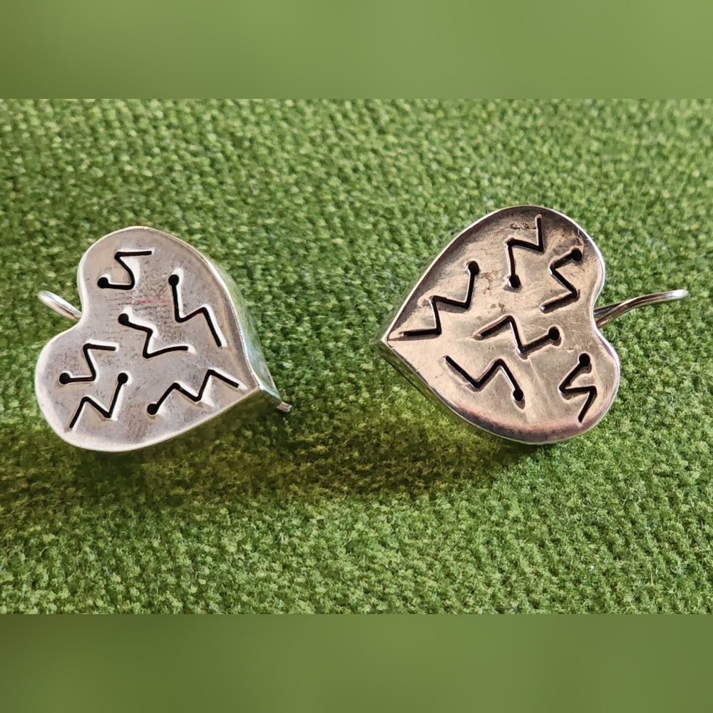 Chunky Hollow Heart Earrings with Link Cutout Design Modernist